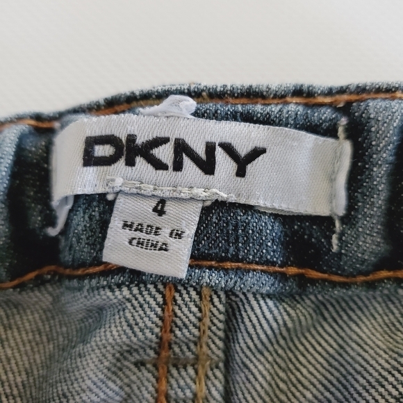 K1250 * DKNY Girls Jeans Medium Wash Denim Size 4 - Picture 4 of 9